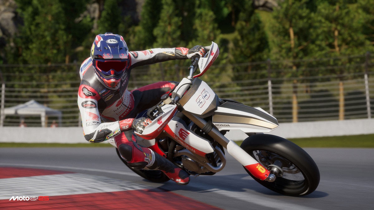Racing in ‘MotoGP 25’.