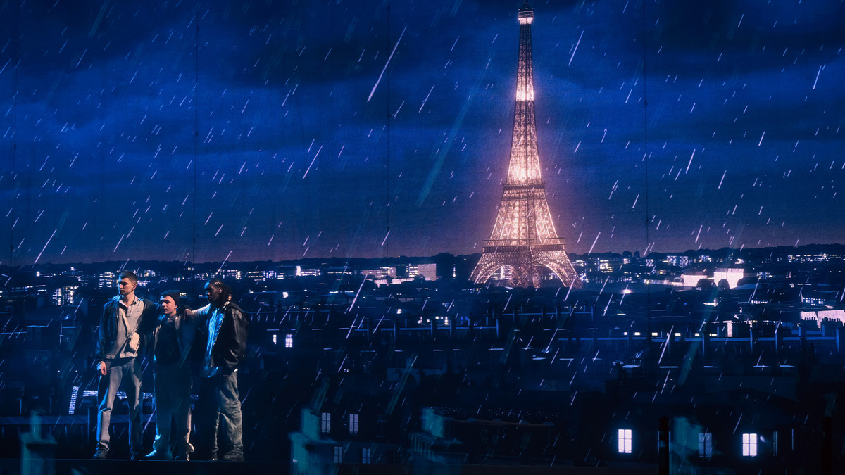 The Eiffel Tower on the LED screen of ‘La Haine: Jusqu’ici rien n’a changé’.