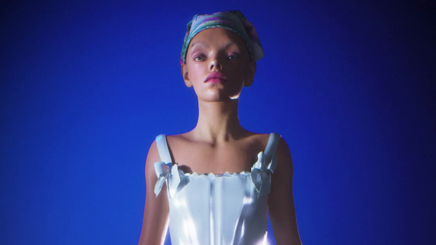 Un mannequin MetaHuman portant une nuisette blanche.