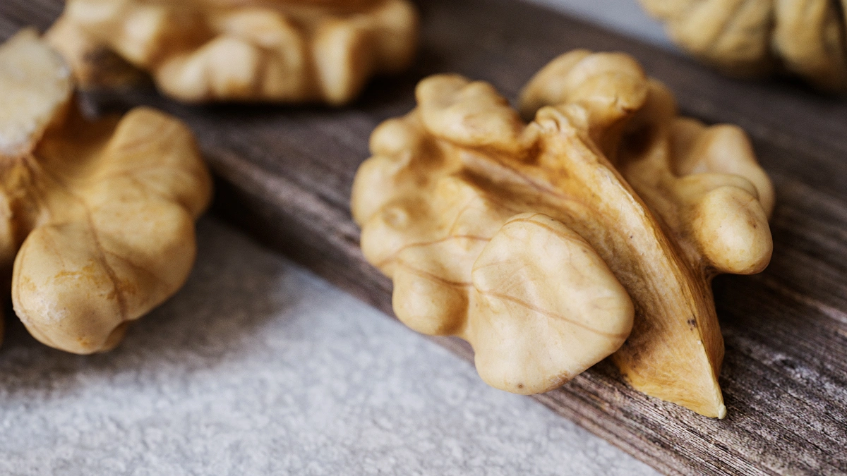 High-quality 3D model of walnut kernel.