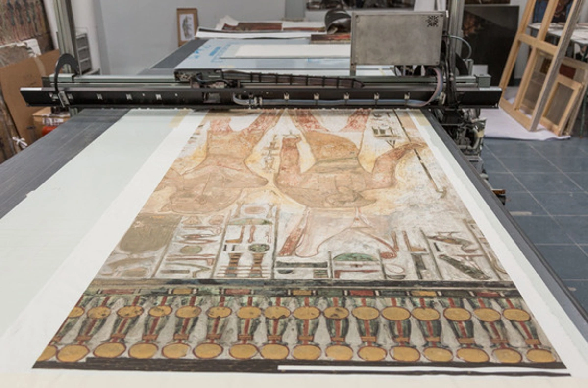 Seti printing on latex sheeting.