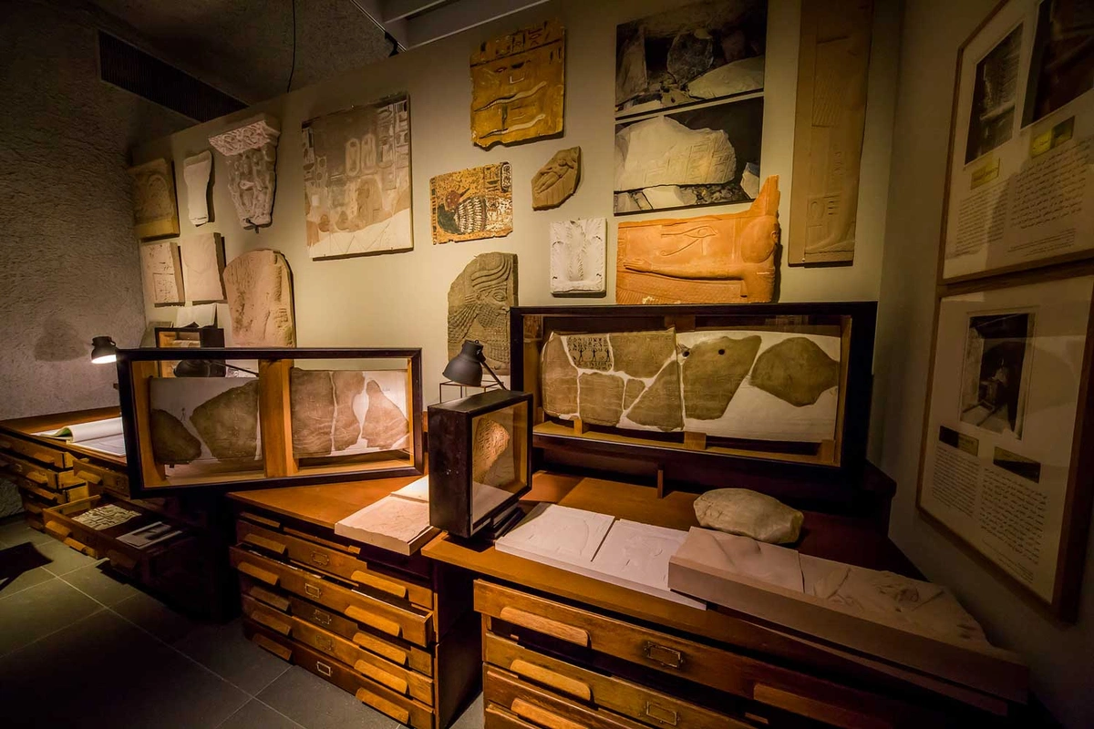 Facsimile artifacts from Louvre in Paris, Museum of Natural History Boston, and Sir Joan Slone’s Museum London.